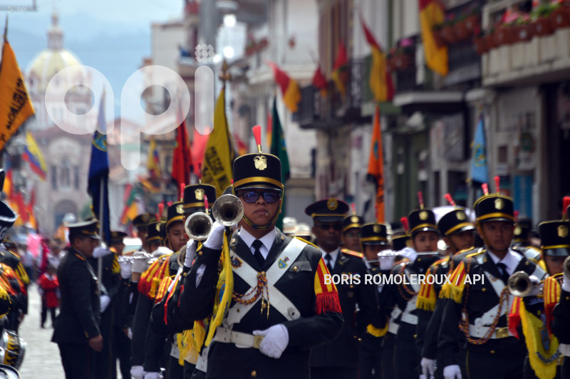 CUENCA-DESFILE ESTUDIANTIL-FIESTAS NOVIEMBRINAS