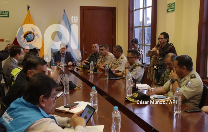 GYE-OPERATIVO SEGURIDAD FERIADO