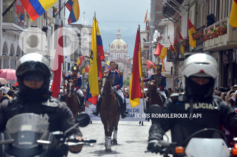 CUENCA-DESFILE ESTUDIANTIL-FIESTAS NOVIEMBRINAS