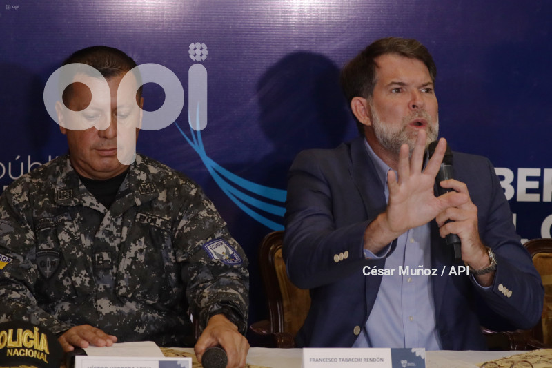 GYE-OPERATIVO SEGURIDAD FERIADO