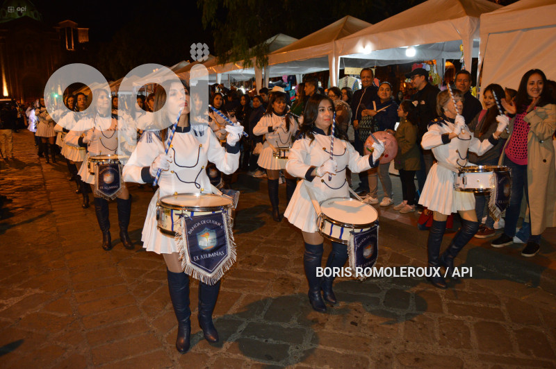 CUENCA-DESFILE BANDAS DE GUERRA-EX ALUMNOS COLEGIOS