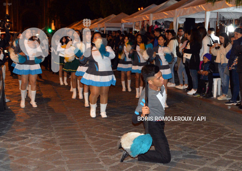 CUENCA-DESFILE BANDAS DE GUERRA-EX ALUMNOS COLEGIOS