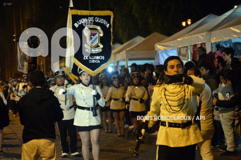 CUENCA-DESFILE BANDAS DE GUERRA-EX ALUMNOS COLEGIOS