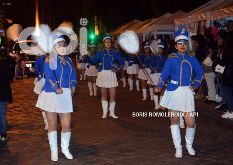 CUENCA-DESFILE BANDAS DE GUERRA-EX ALUMNOS COLEGIOS