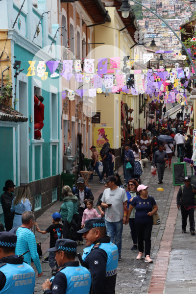 FERIADO FINADOS CALLE LA RONDA
