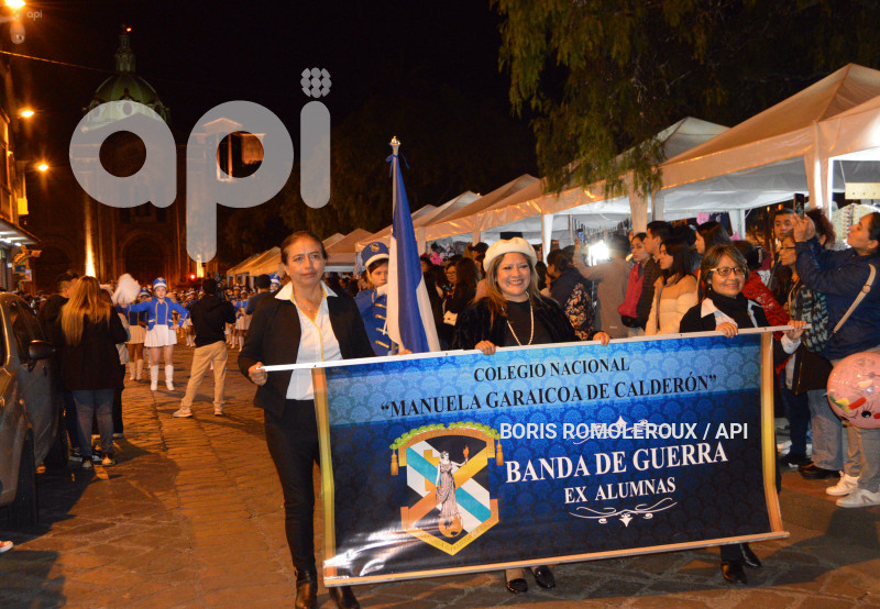 CUENCA-DESFILE BANDAS DE GUERRA-EX ALUMNOS COLEGIOS
