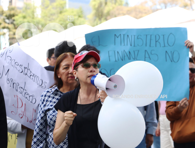 PLANTON PROVEEDORES IMPAGOS MINISTERIO FINANZAS