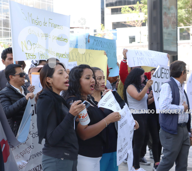 PLANTON PROVEEDORES IMPAGOS MINISTERIO FINANZAS