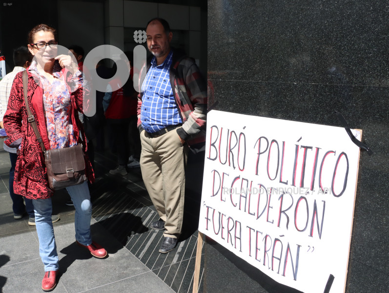 GUADERAS RECIBE DENUNCIA CONTRA WILMAN TERAN