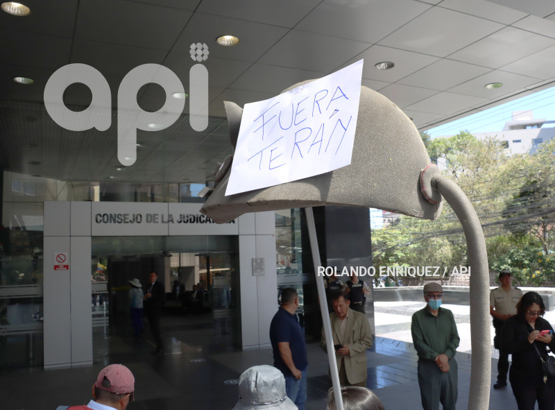GUADERAS RECIBE DENUNCIA CONTRA WILMAN TERAN