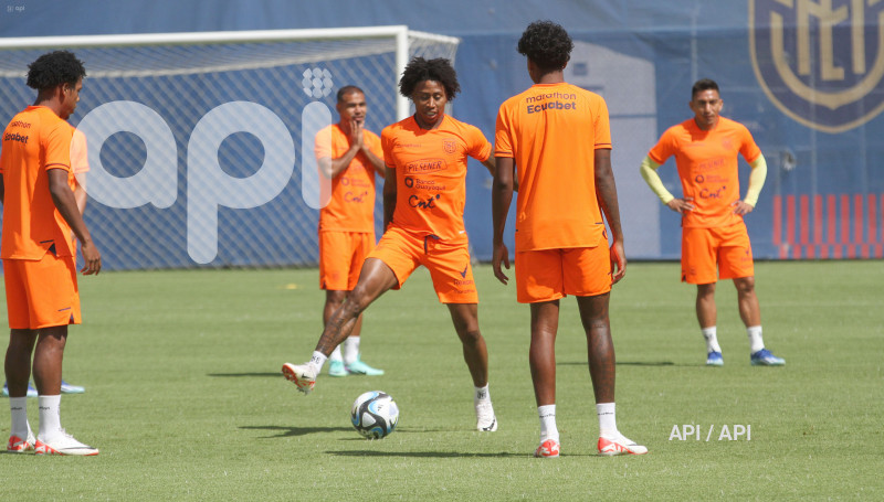 ENTRENAMIENTO SELECCION ECUADOR