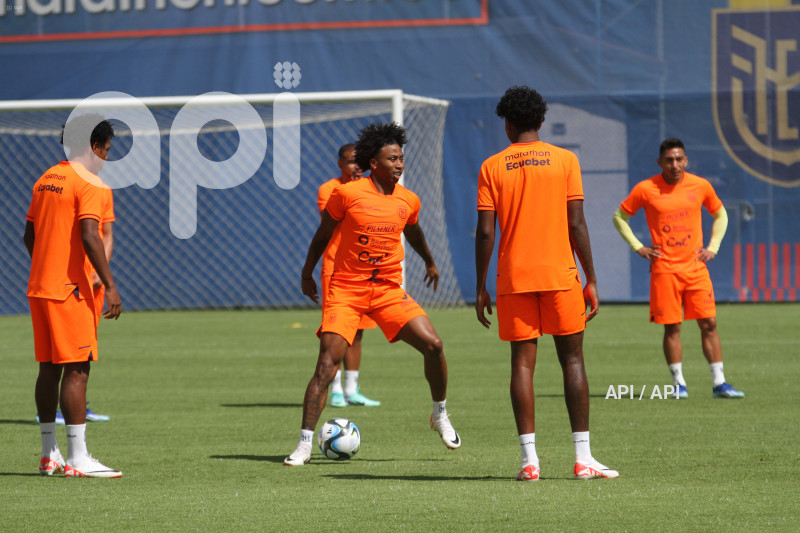 ENTRENAMIENTO SELECCION ECUADOR