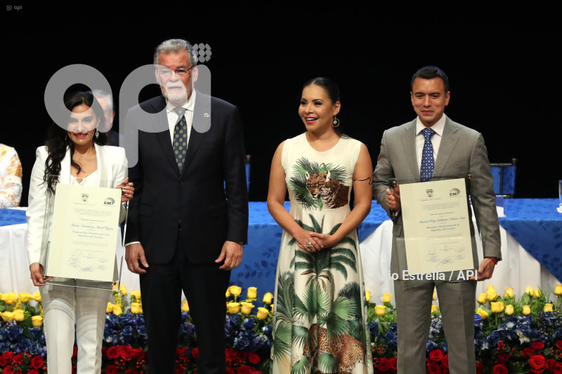 POL ENTREGA CREDENCIALES PRESIDENTE VICEPRESIDENTA