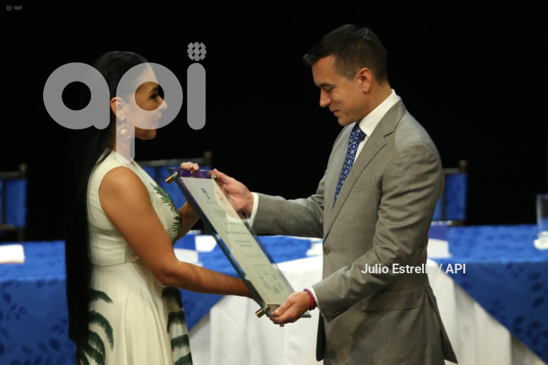 POL ENTREGA CREDENCIALES PRESIDENTE VICEPRESIDENTA