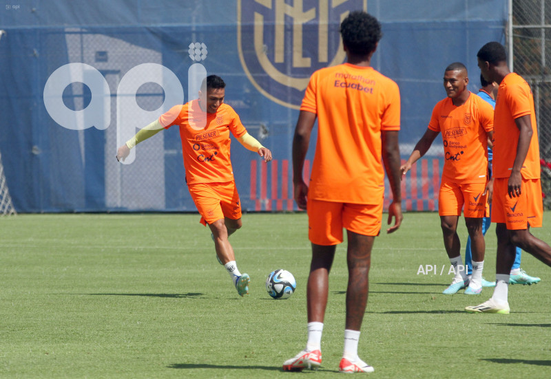 ENTRENAMIENTO SELECCION ECUADOR