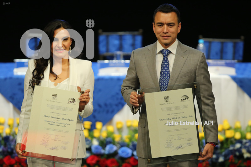 POL ENTREGA CREDENCIALES PRESIDENTE VICEPRESIDENTA