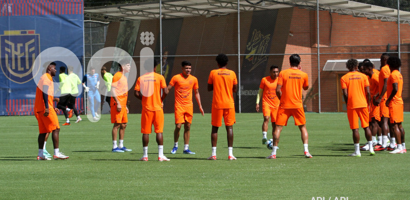 ENTRENAMIENTO SELECCION ECUADOR