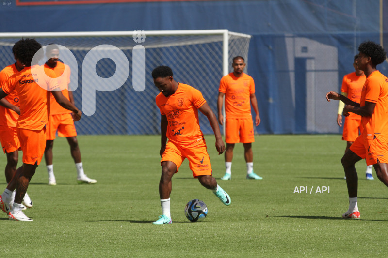 ENTRENAMIENTO SELECCION ECUADOR