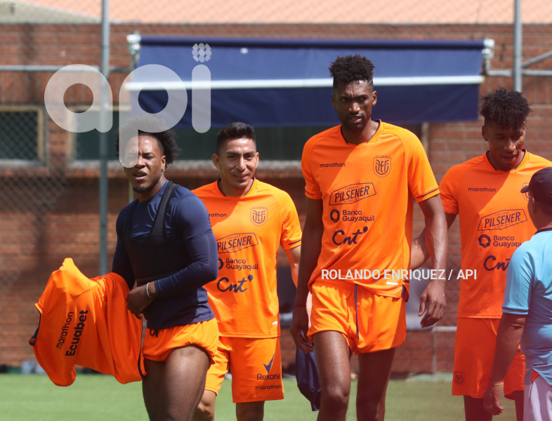 ENTRENAMIENTO SELECCIÓN ECUADOR