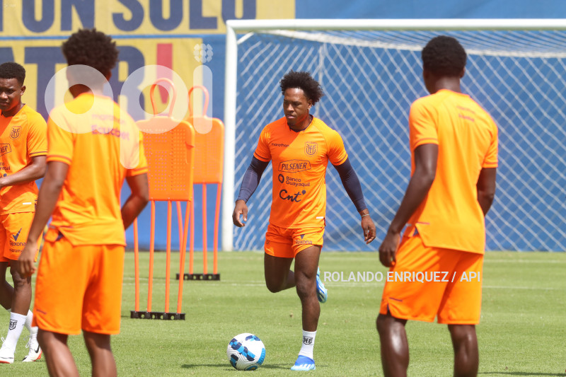 ENTRENAMIENTO SELECCIÓN ECUADOR