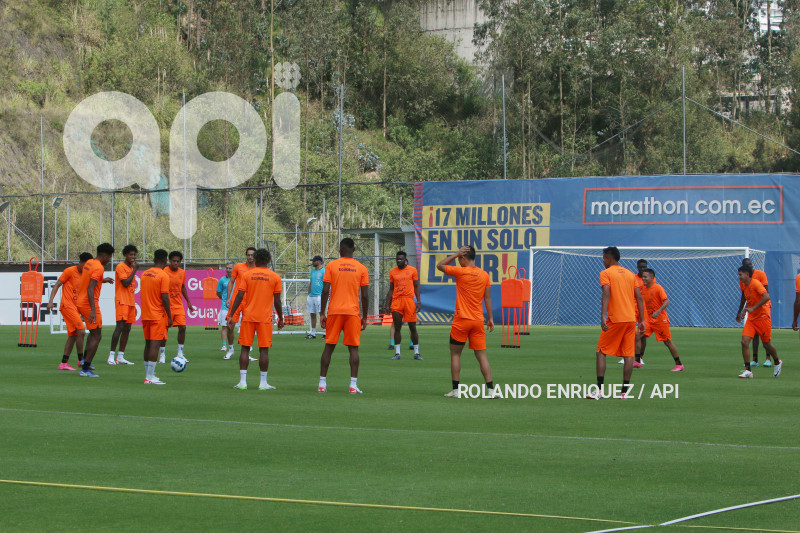 ENTRENAMIENTO SELECCIÓN ECUADOR