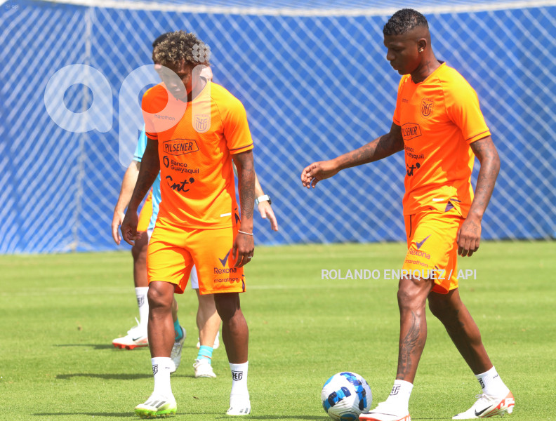ENTRENAMIENTO SELECCIÓN ECUADOR