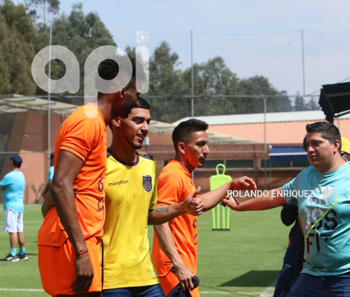 ENTRENAMIENTO SELECCIÓN ECUADOR