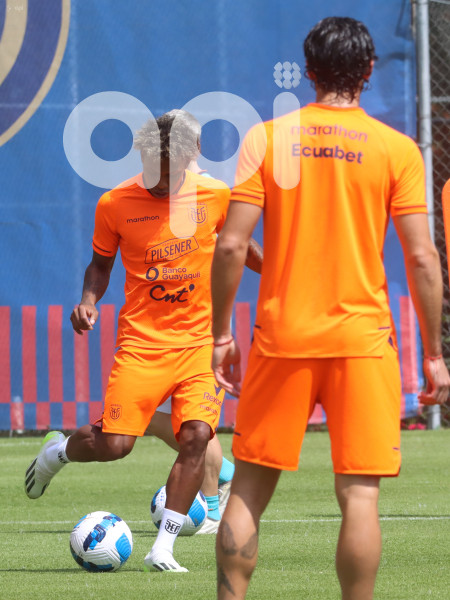 ENTRENAMIENTO SELECCIÓN ECUADOR
