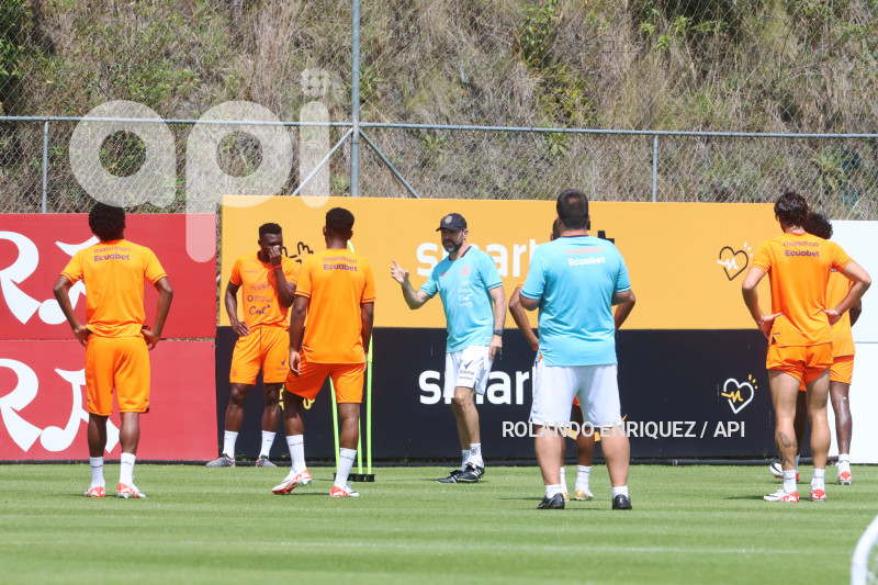 ENTRENAMIENTO SELECCIÓN ECUADOR