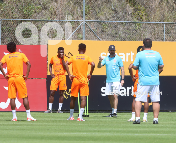 ENTRENAMIENTO SELECCIÓN ECUADOR