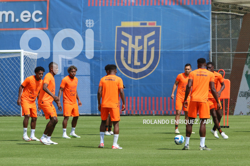 ENTRENAMIENTO SELECCIÓN ECUADOR