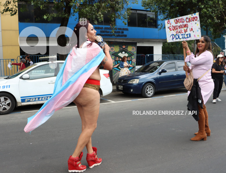 MARCHA POR LOS DERECHOS TRANSGENERO