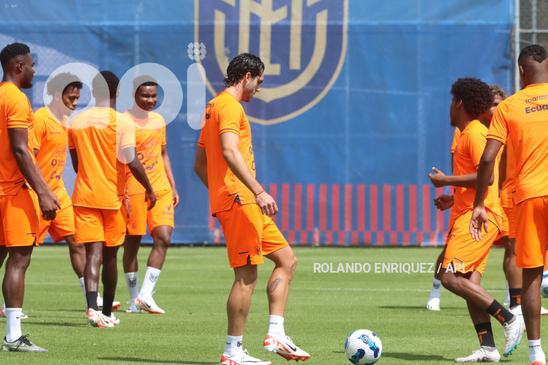 ENTRENAMIENTO SELECCIÓN ECUADOR