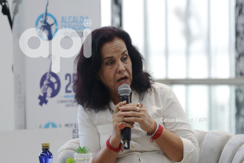GYE-CONFERENCIAS VIOLENCIA CONTRA MUJER