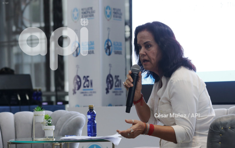 GYE-CONFERENCIAS VIOLENCIA CONTRA MUJER