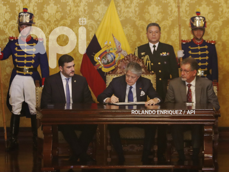 FIRMA VIADUCTO SUR GUAYAQUIL