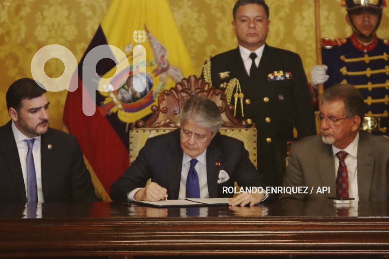 FIRMA VIADUCTO SUR GUAYAQUIL