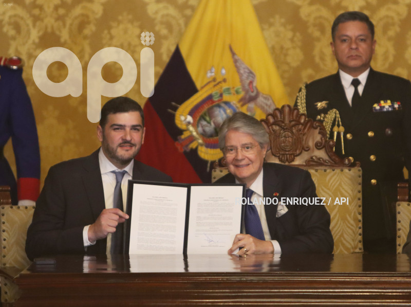 FIRMA VIADUCTO SUR GUAYAQUIL