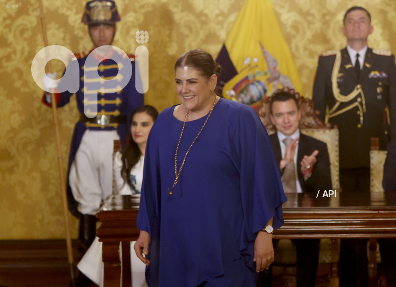 DANIEL NOBOA POSESIONA MINISTROS