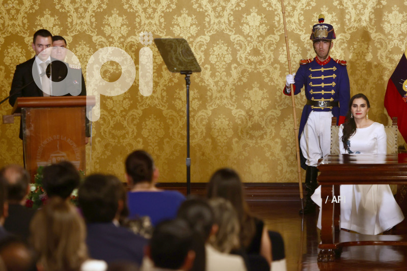 DANIEL NOBOA POSESIONA MINISTROS