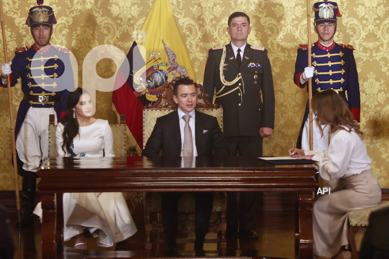DANIEL NOBOA POSESIONA MINISTROS