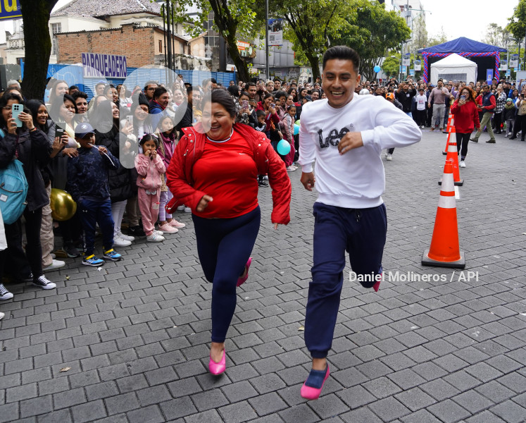 CARRERA DE TACONES