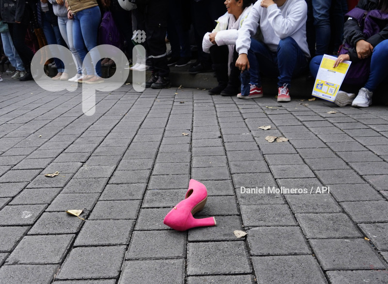 CARRERA DE TACONES
