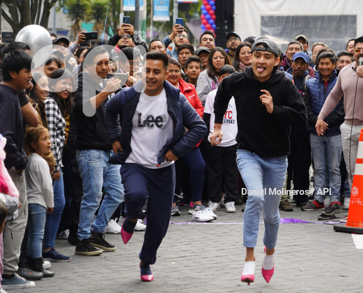 CARRERA DE TACONES