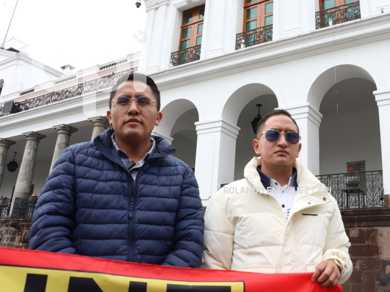 UNE-ENTRAGA-CARTA-PRESIDENTE-NOBOA