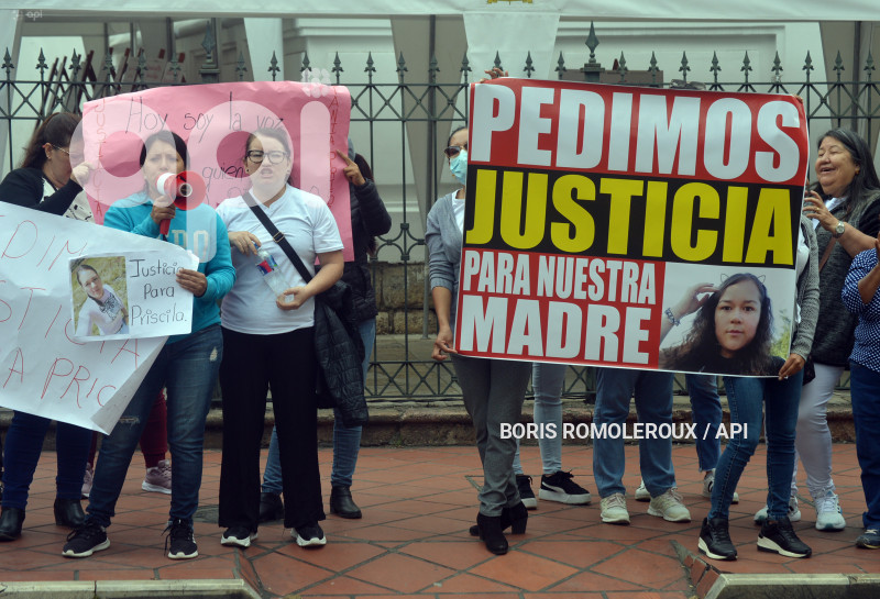CUENCA-PLANTON-JUSTICIA PARA PRISCILA