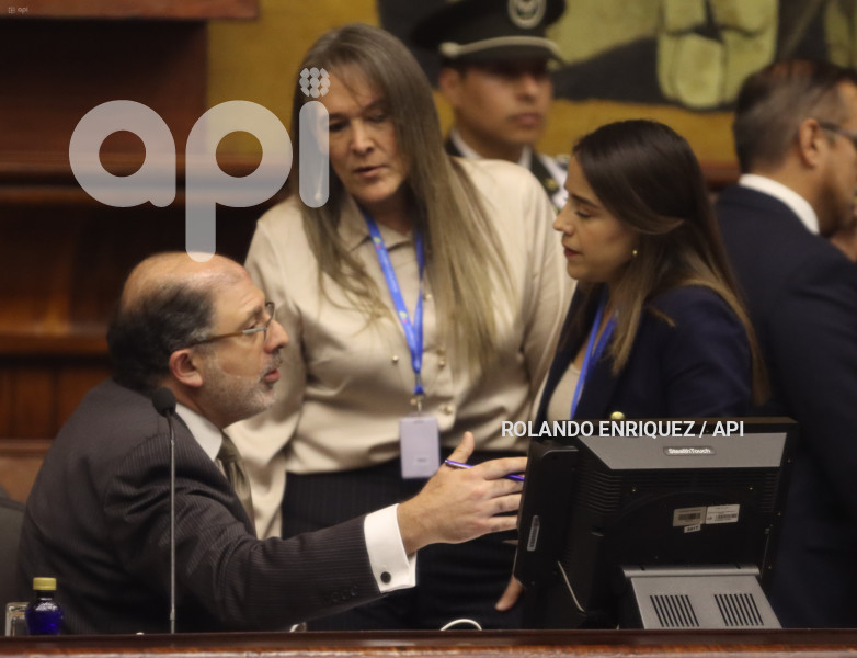POSESION-CONTRALOR-MAURICIO-TORRES