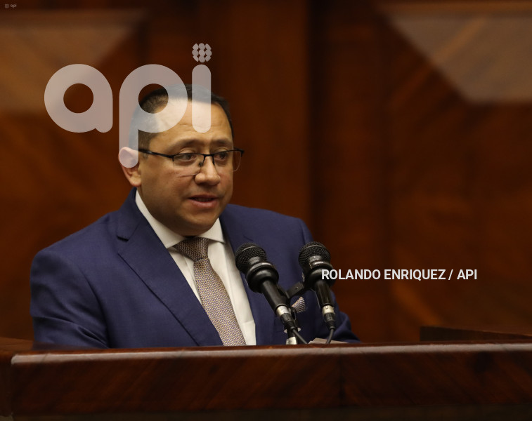 POSESION-CONTRALOR-MAURICIO-TORRES