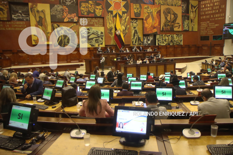 POSESION-CONTRALOR-MAURICIO-TORRES