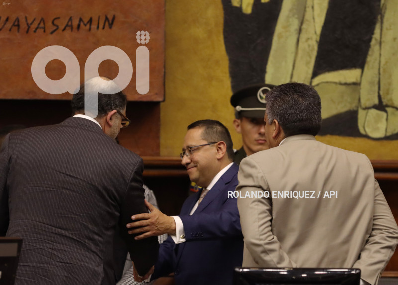 POSESION-CONTRALOR-MAURICIO-TORRES